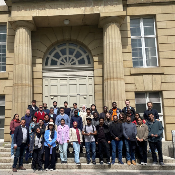 Visit of IHE Delft students and professors to KIT